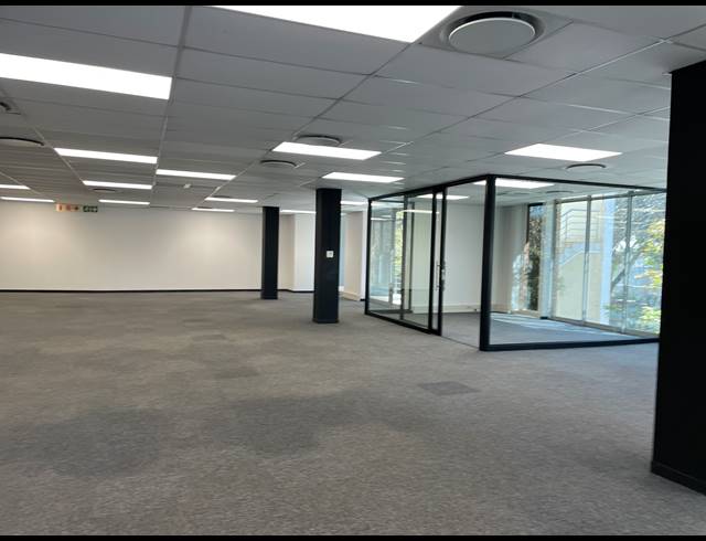 369M² OFFICE TO LET IN BRYANSTON